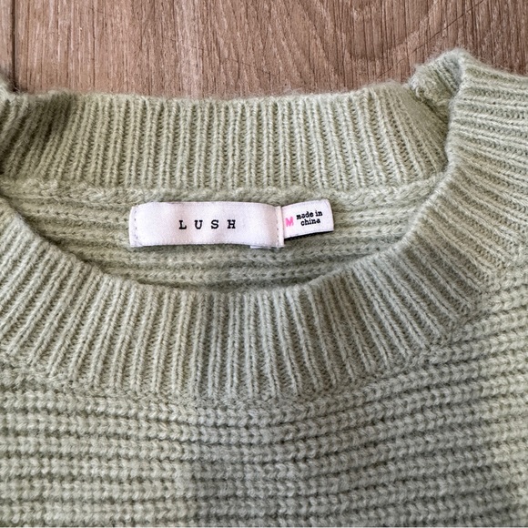 LUSH Sweater Medium - Picture 3 of 3